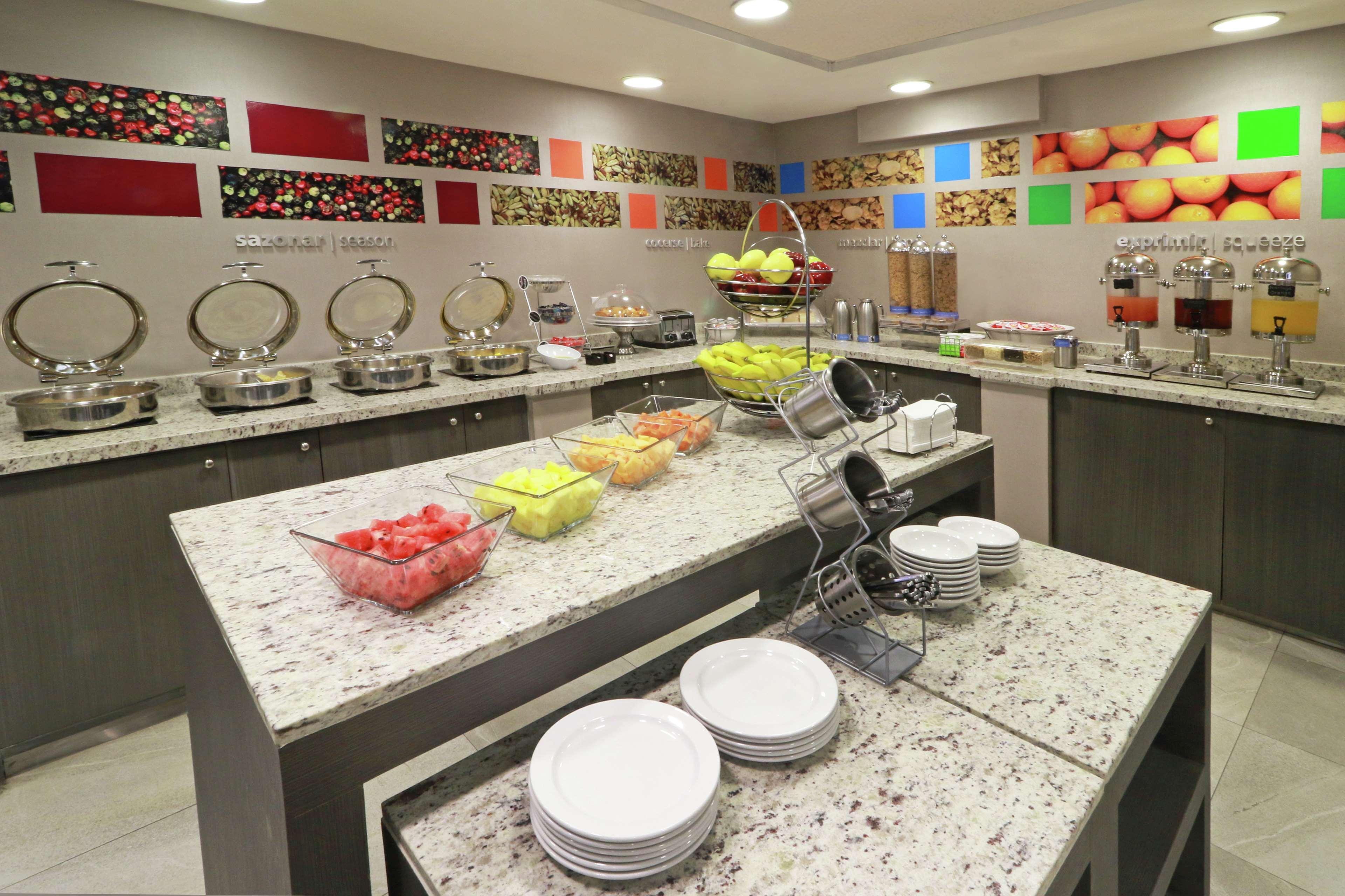 Hampton Inn Monterrey-Airport Apodaca Extérieur photo